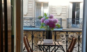 Hôtel Sainte-Beuve property photograph