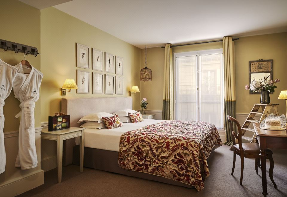 Hôtel Sainte-Beuve property photograph